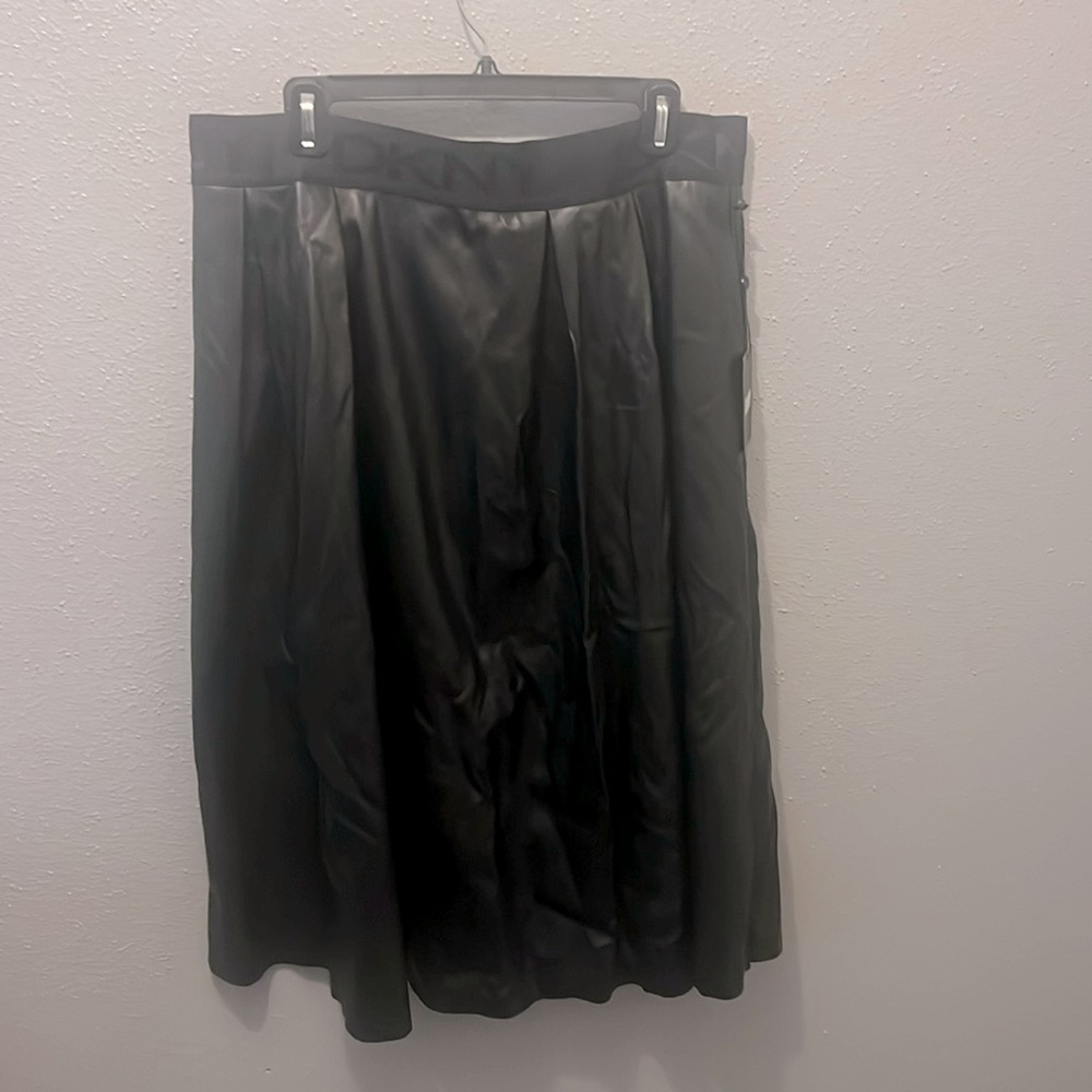 NWT DKNY Pleated Skirt